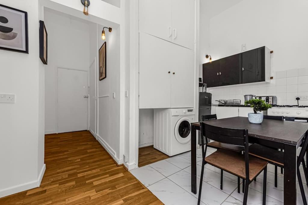 Apartamento Deluxe Flat On Kentish Town Londres Exterior foto