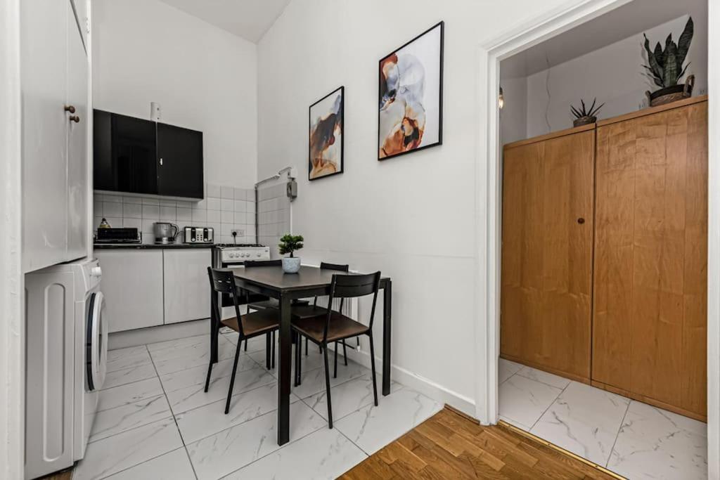Apartamento Deluxe Flat On Kentish Town Londres Exterior foto