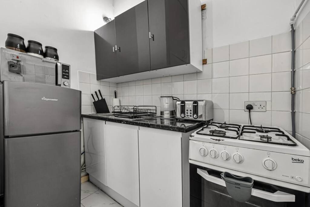 Apartamento Deluxe Flat On Kentish Town Londres Exterior foto